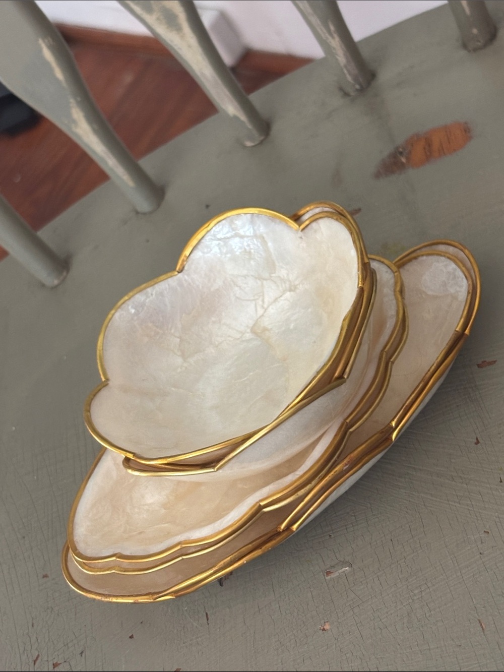 Capiz   7 pc Mini dishes bowls   Mother of Pearl  Scalloped
